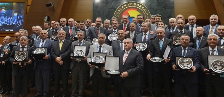 Hemşehrimiz Hanifi Öksüz’e hizmet şeref ödülü
