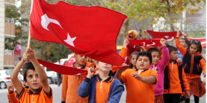 Ilıca Yeniyapan İlk/Ortaokulundan Farklı ve Coşkulu Cumhuriyet Bayramı Kutlaması