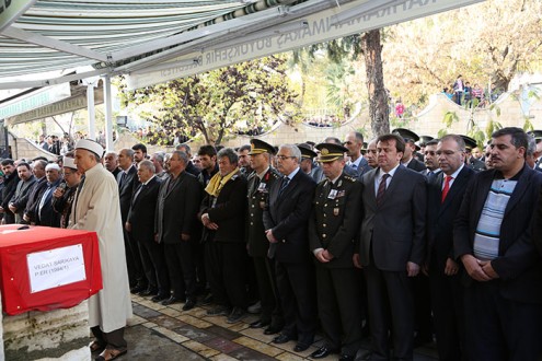KAHRAMANMARAŞ’LI ŞEHİDİ VEDAT SARIKAYA’YI GÖZYAŞLARI İLE EBEDİYETE UĞURLADI.
