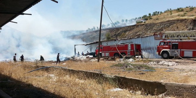 KARACASU’DAKİ İMALATHANEDE YANGIN