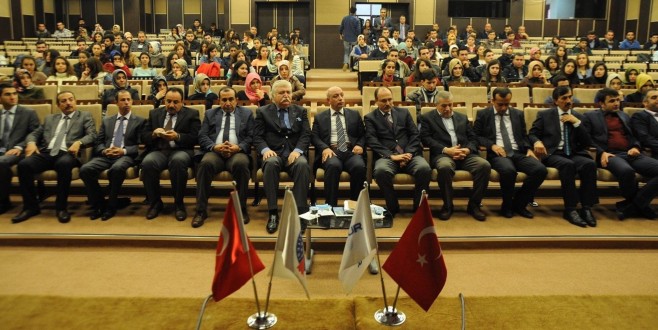 KSÜ Kariyer Günlerinde konuşan Gülkesen’’Herkes ne yaparsa kendine yapar’’
