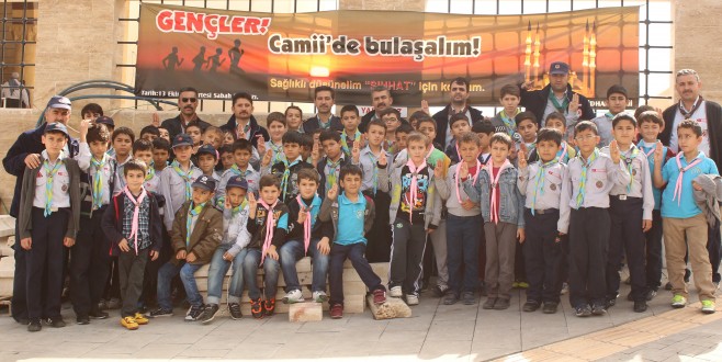 Lider İzciler “Geç Kalma Genç Gel” Projesine Destek Oldu.