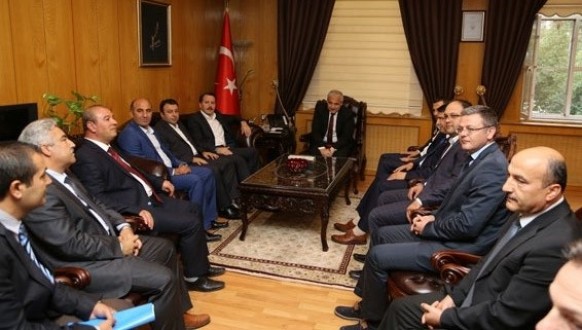MEMUR-SEN GENEL BAŞKANI ALİ YALÇIN VALİ GÜVENÇER’İ MAKAMINDA ZİYARET ETTİ