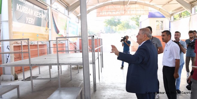 ONİKİŞUBAT BELEDİYESİ KURBAN KESİM YERLERİNİ HİZMETE SUNDU