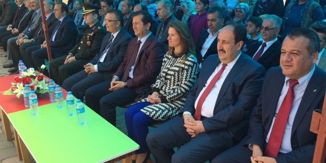 PAZARCIK İLÇESİNDE 23 NİSAN’A COŞKULU KUTLAMA.