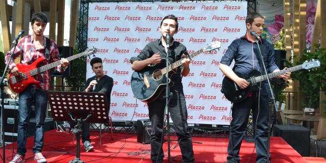 Piazza’da Nisan ayının ilk konseri
