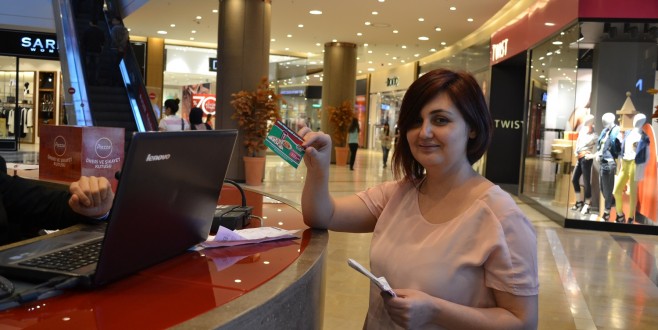 Piazzada Sürpriz hediyelerle keyifli alışveriş devam ediyor.