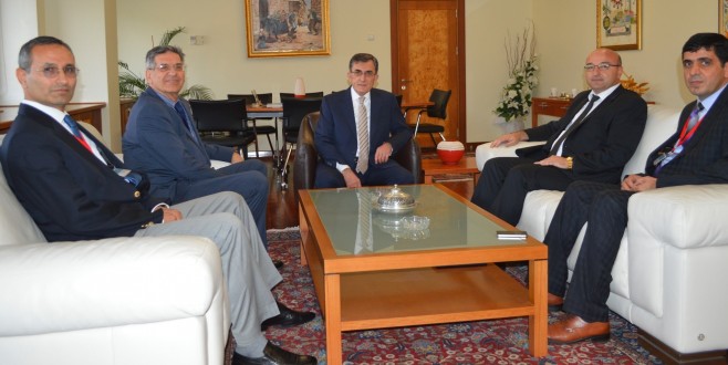 REKTÖR KARAASLAN’A, PROF.DR. KARAMAN VE ORD. PROF.DR. PARLAR’DAN ZİYARET.