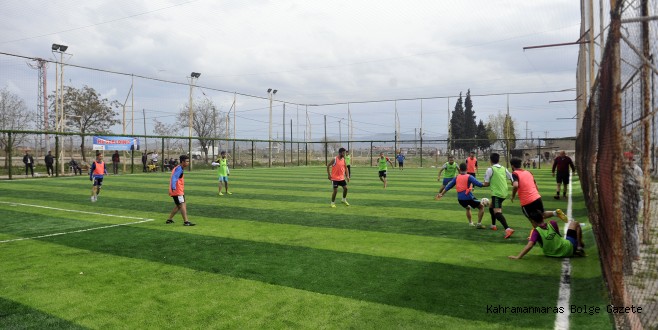 ŞAMPİYON RASİM ÖZDENÖREN HALK KÜTÜPHANESİ