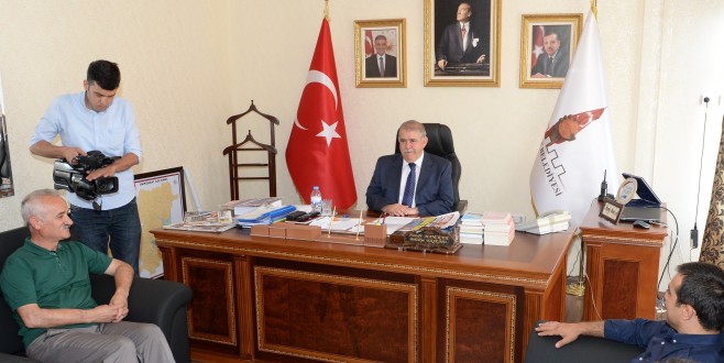ŞAMPİYONDAN SPORSEVER BAŞKANA ZİYARET.