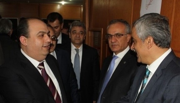 Sivil toplum gelişirse Türkiye demokrasisi de gelişir