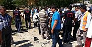 ARAÇLARDA SIKIŞAN KAZAZEDELERİ İTFAİYECİLER ÇIKARDI
