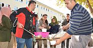 AŞURE KAZANLARI MEHMET GÜMÜŞER ANADOLU LİSESİ BAHÇESİNDE KAYNADI