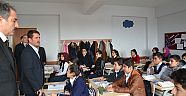 -BAŞKAN 'OKUMUŞ' 8. SINIFLARA TEOG KAZANIM DEFTERİ DAĞITTI