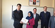 BAŞKAN OKUMUŞ, ÖĞRENCİLERİN KARNE SEVİNCİNİ PAYLAŞTI