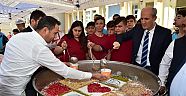 DULKADİROĞLU’NDAN ÖĞRENCİLERE AŞURE