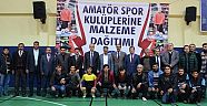 DULKADİROĞLU SPORUN VE SPORCUNUN YANINDA AMATÖR SPOR KULÜPLERİNE MALZEME YARDIMI