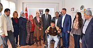 İHTİYAÇ SAHİBİ VATANDAŞLARA TEKERLEKLİ SANDALYE DAĞITIMI YAPLDI.