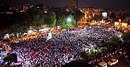 KAHRAMAN ŞEHİRDE ONBİNLER DEMOKRASİ NÖBETİNE DEVAM EDİYOR