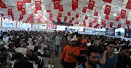 Kahramanmaraş Büyükşehir Belediyesi’nin ilk iftar yemeğine ilgi oldukça yoğun oldu.