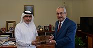 KATARLI YAZAR AL-HARMİ, REKTÖR DEVECİ’Yİ ZİYARET ETTİ