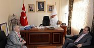 KAYMAKAM TÜRKÖZ’DEN MAHÇİÇEK’E NEZAKET ZİYARETİ.