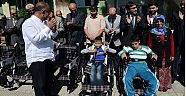MAVİ KAPAKLARLA AYAK OLDULAR, UMUT OLDULAR,HAYATI GÜZELLEŞTİRMEYE DEVAM EDİYORLAR.