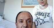 Oğlunun böbrek hastası olduğunu öğrenen baba böbreğinin birini oğluna verdi