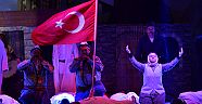 TİYATRAL GÖSTERİLERE YOĞUN İLGİ