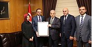 TÜRKİYE BEYAZAY DERNEĞİ KAHRAMANMARAŞ YÖNETİMİNDEN VALİ GÜVENÇER’E ZİYARET