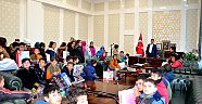 TÜRKOĞLU'NDA ÖĞRENCİLER HARÇLIKLARI İLE KAMPANYAYA DESTEK OLDULAR
