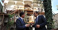 ÜNAL BU DEFA TARİHİ KONAKTAN SESLENDİ