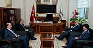 VALİ GÜVENÇER’DEN BAŞKAN OKAY’A İADE-İ ZİYARET