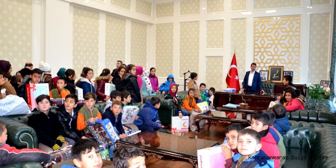TÜRKOĞLU'NDA ÖĞRENCİLER HARÇLIKLARI İLE KAMPANYAYA DESTEK OLDULAR