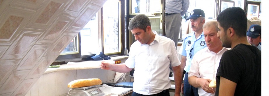 ZABITA DAİRE BAŞKANI KARATAŞ’TAN FIRINLARA DENETİM.