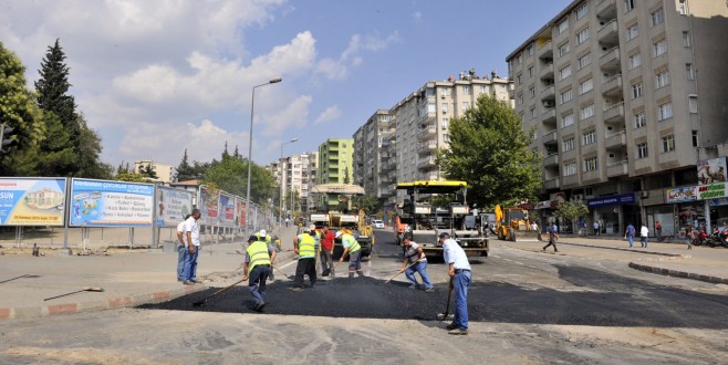 ZÜBEYDE HANIM CADDESİNE ASFALT